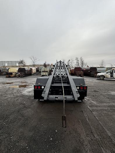 Used 2000 RD Mack Roll-Off Truck