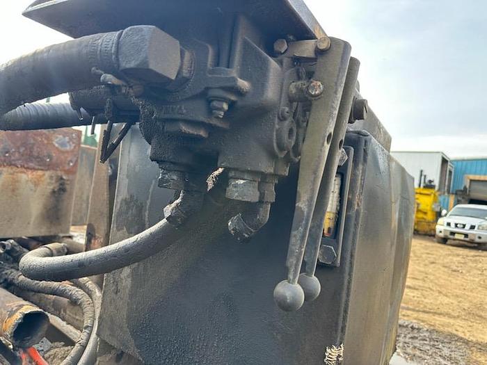 Used 2001 Galbreath hoist outside rails