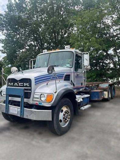 Used 2004 MACK GRANITE CV713