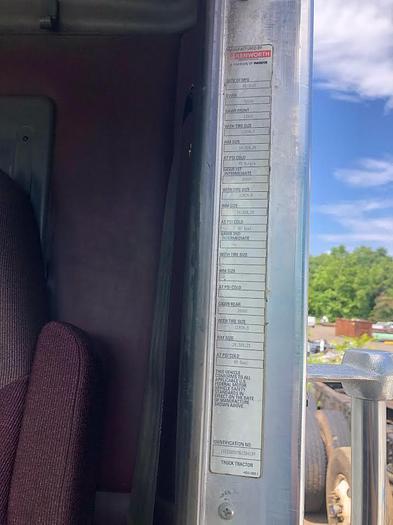 Used 2011 Kenworth Tractor Truck