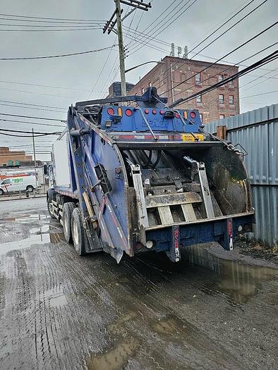 Used 2011 MRU Mack Rear Load Truck