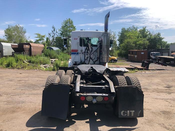 Used 2011 Kenworth Tractor Truck