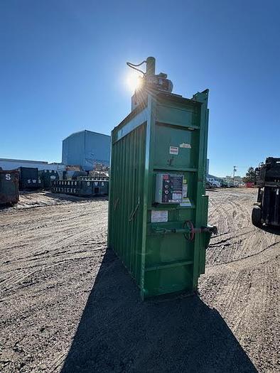 Refurbished PTR 7230 Vertical Baler Machine