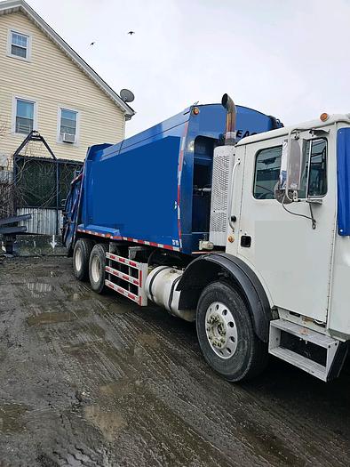 Used 2011 MRU Mack Rear Load Truck