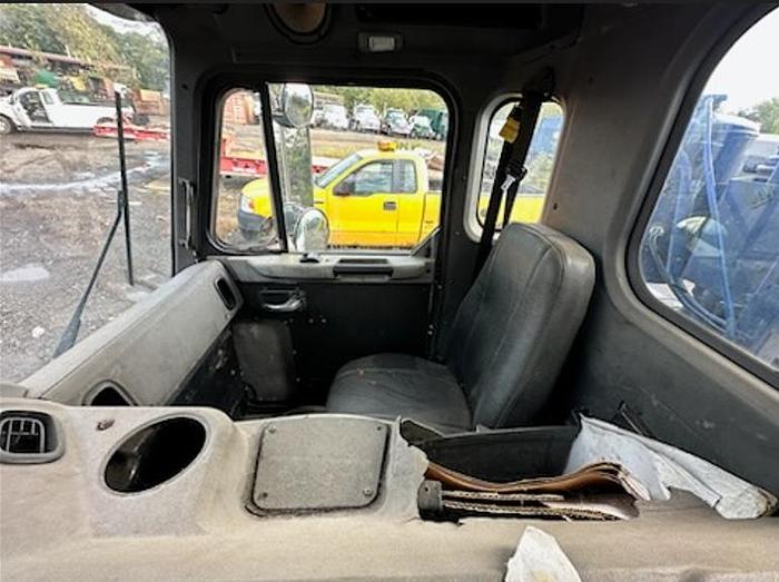 Used 2014 Peterbilt Cab & Chassis