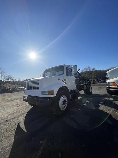 Used 2000 International 4300 DT466 