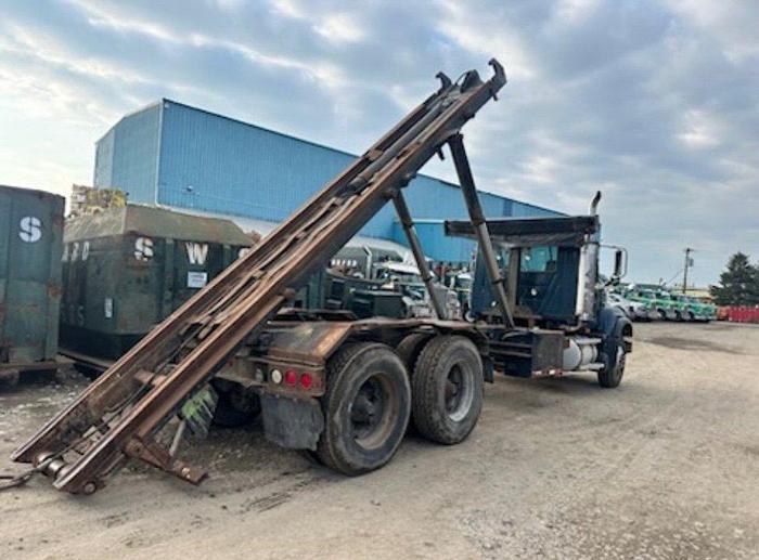 Used 2003 Mack Granite