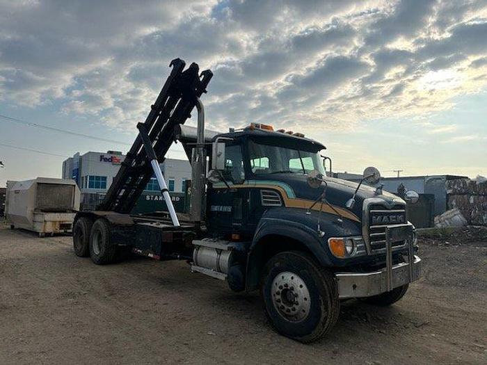 Used 2003 Mack Granite
