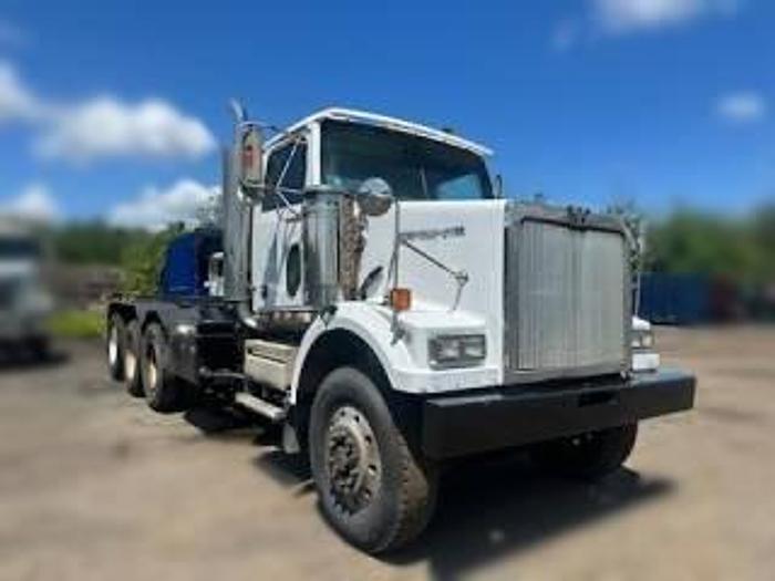Used 2004 Western Star 4900 Series Roll Off Truck