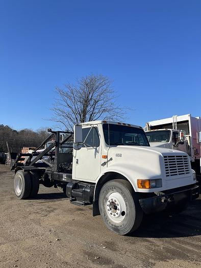 Used 2000 International 4300 DT466 