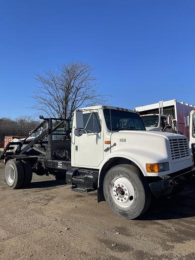 Used 2000 International 4300 DT466 