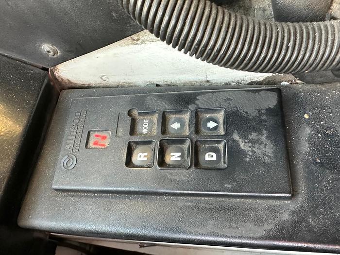 Used 2006 LE Mack 613