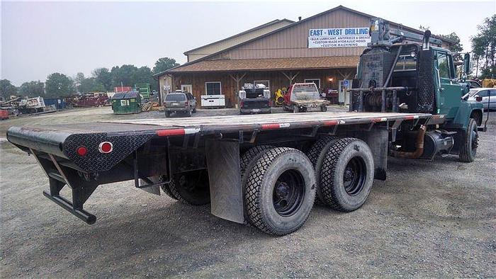 Used 1987 Ford LNT9000 Truck & Crane