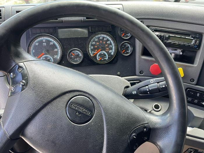 Used 2015 FREIGHTLINER Cascadia 125