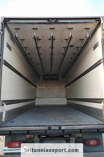 Used 2003 VOLVO FL 220 15 ton refrigerated truck