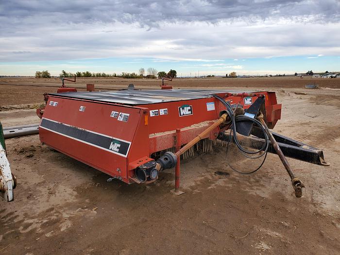Used WIC 6 Row Beet Topper / Shredder