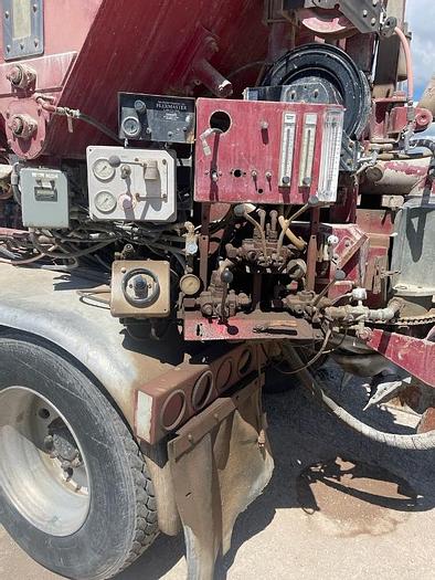 Used 95' Peterbilt/ Cemen Tech 10 yd Volumetric Mixer Truck