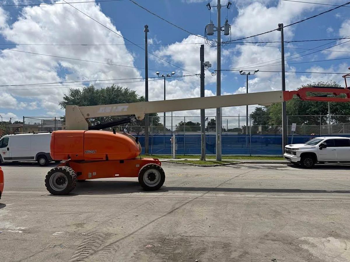 Used 2003 JLG 860sj