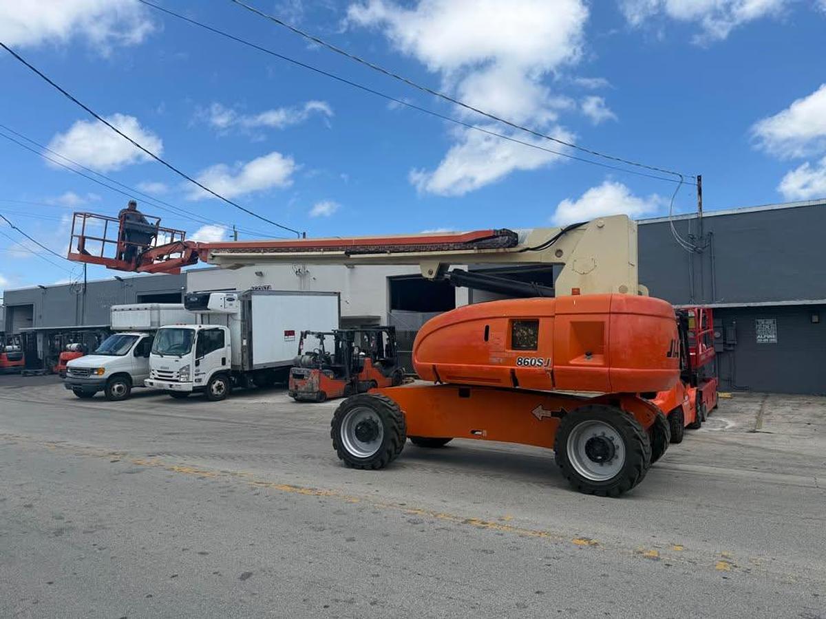 Used 2003 JLG 860sj