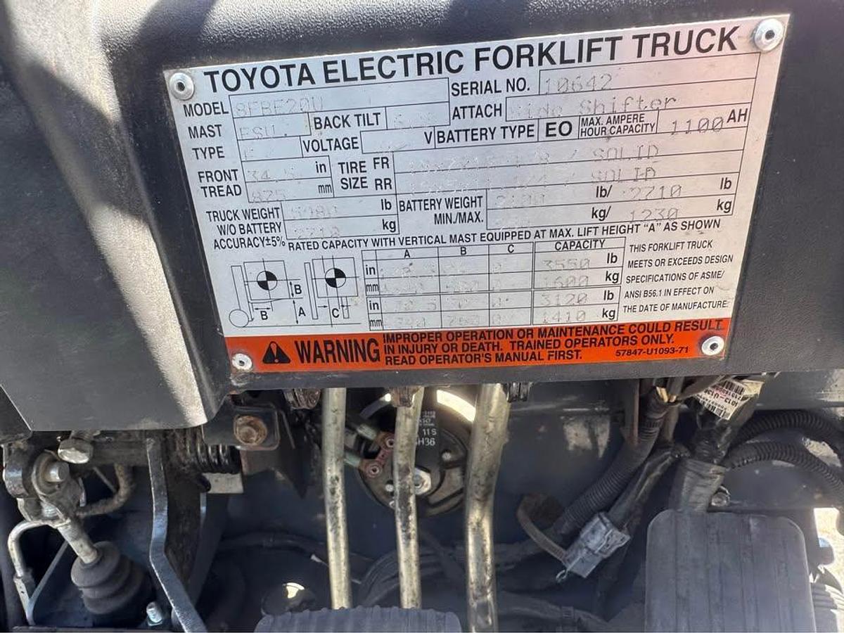 Used Toyota 3wheel 4,000 lb