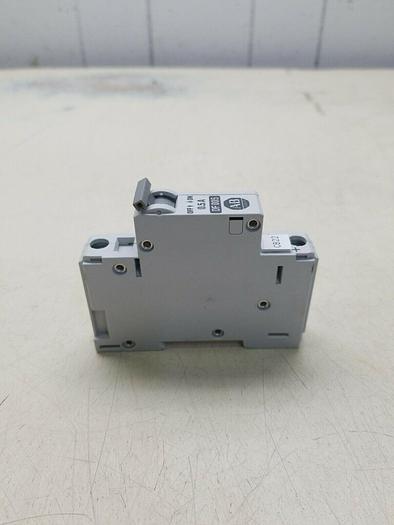 Used ALLEN BRADLEY 1492-CB1 DF 005 Ser B