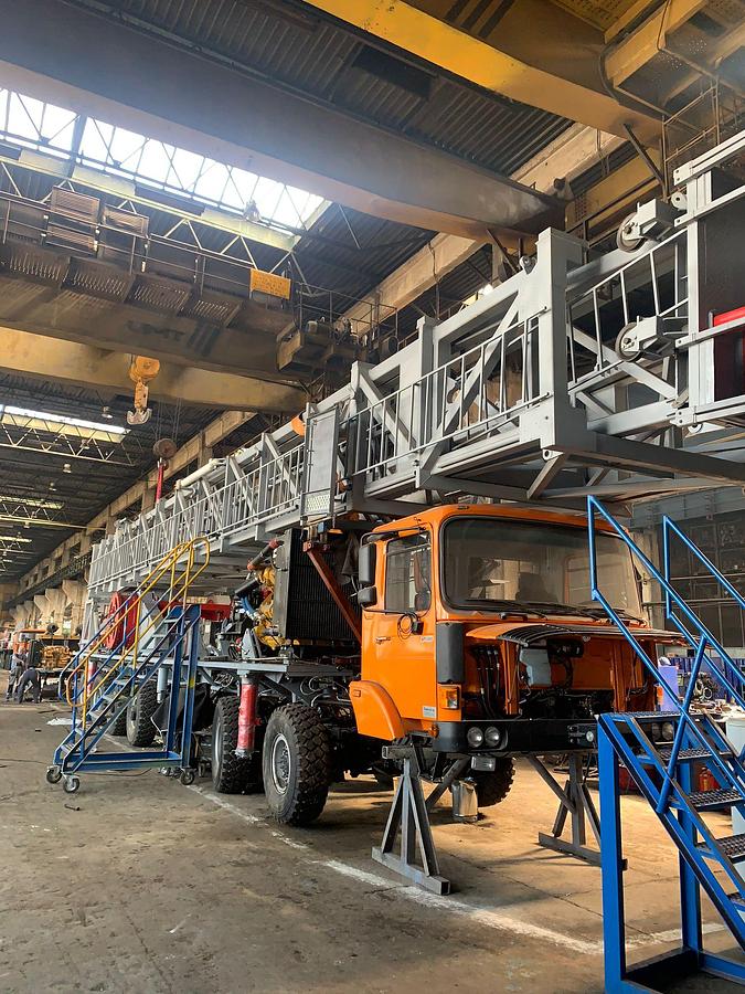 2026 Drillmec 1000 HP truck mounted 225t hook load rig.