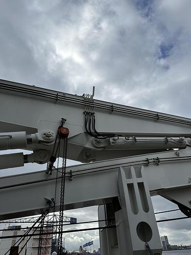 Knuckle-boom crane Sormec M650/EL 34 tons excellent condition.