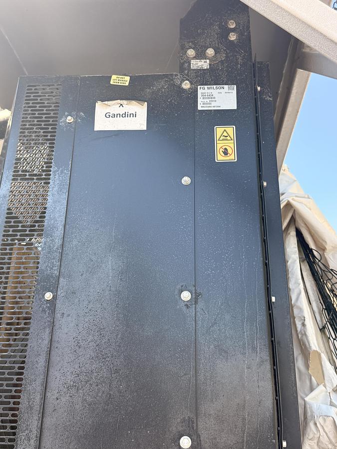 Caterpillar  C15 generator complete with motor, alternator and trailer.