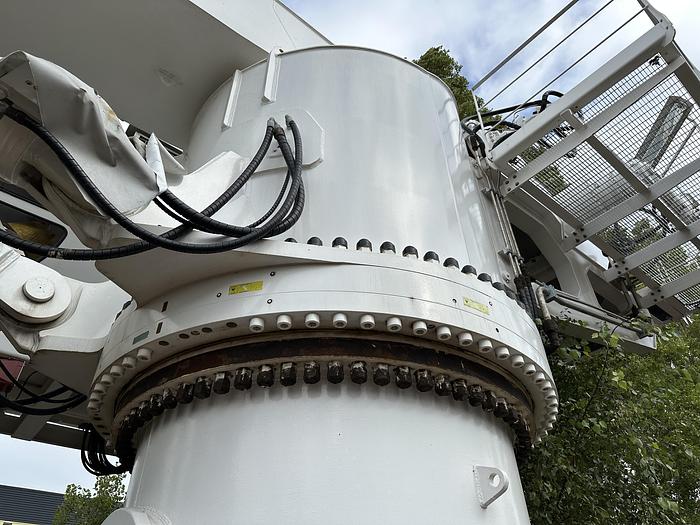 Knuckle-boom crane Sormec M650/EL 34 tons excellent condition.