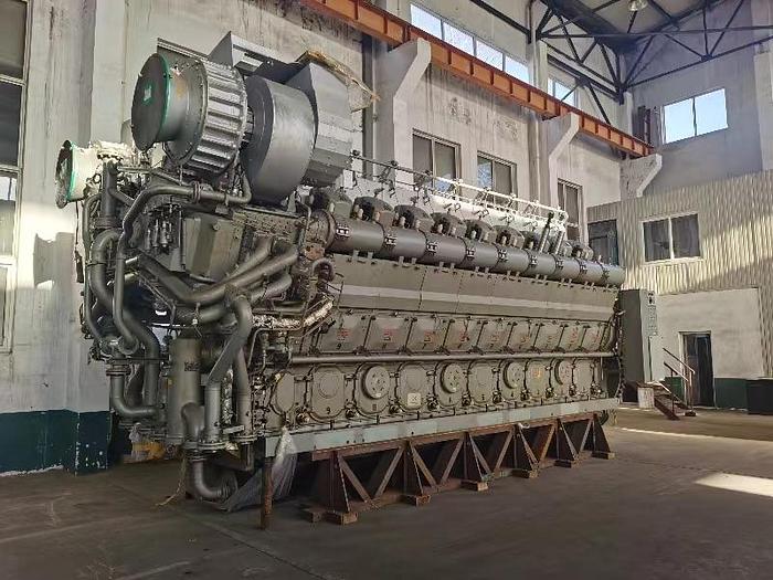 MAN STX 18V32/40 HFO or MDO generators New