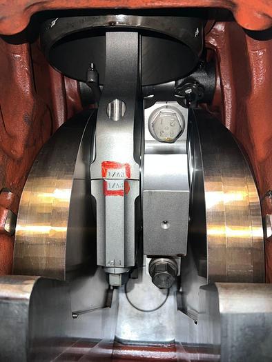 Niigata 16V20FX Marine generators Unused in Excellent condition with Hitachi gearbox