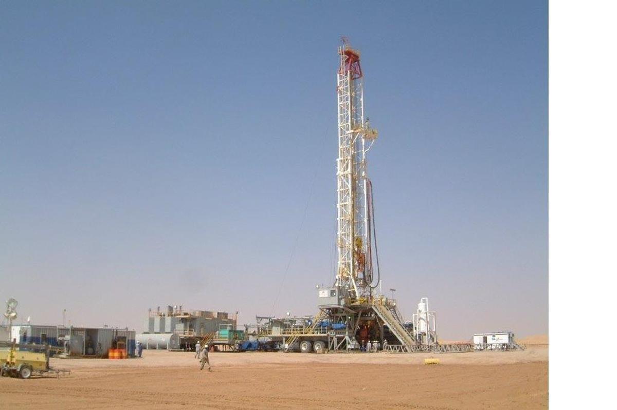 Used Dreco Desert Mobile -  1000 HP Oil drilling rig