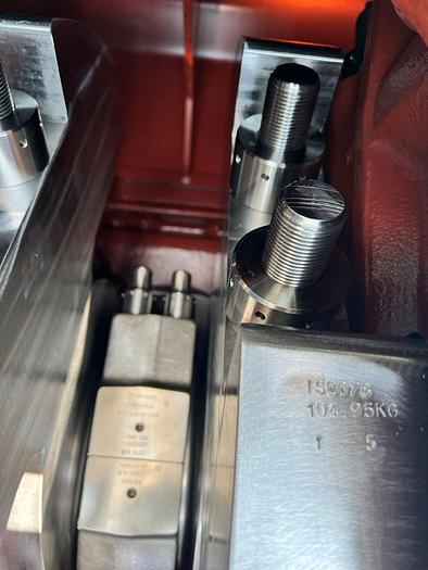 Himsen Hyundai 8H32/40P Marine Propulsion engine New.