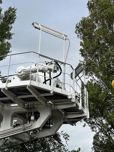 Knuckle-boom crane Sormec M650/EL 34 tons excellent condition.