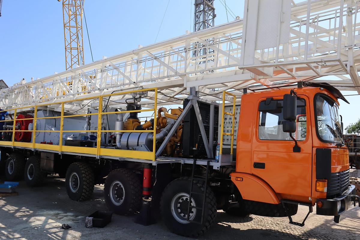 2026 Drillmec 1000 HP truck mounted 225t hook load rig.