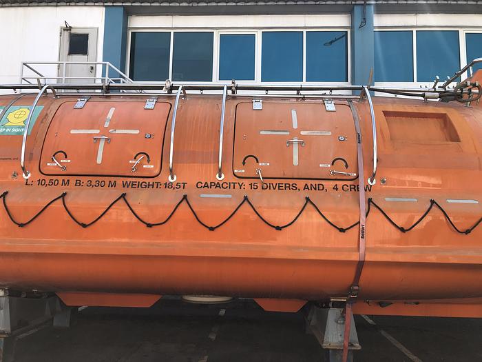 Rescue boat enclosed New with Davit