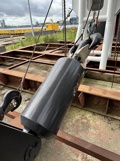 Knuckle-boom crane Sormec M650/EL 34 tons excellent condition.