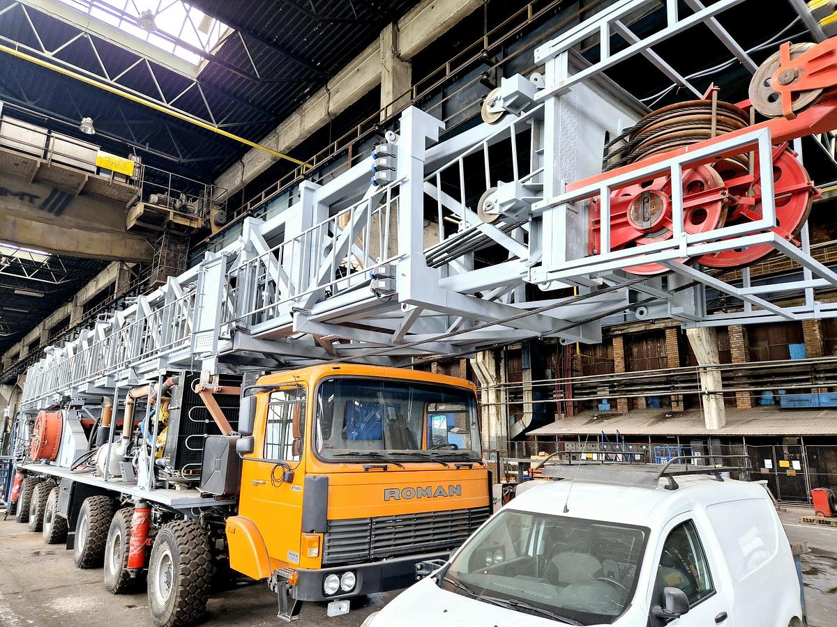 2026 built 1000 HP truck mounted 225t hook load rig.