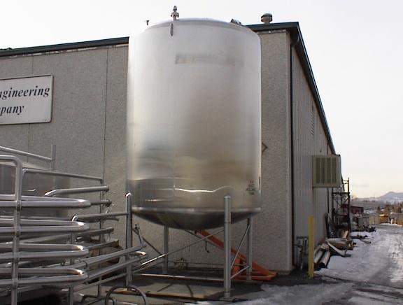 Used 4000 GALLON STORAGE TANK.  CHERRY BURRELL SERIAL E-442-88-1