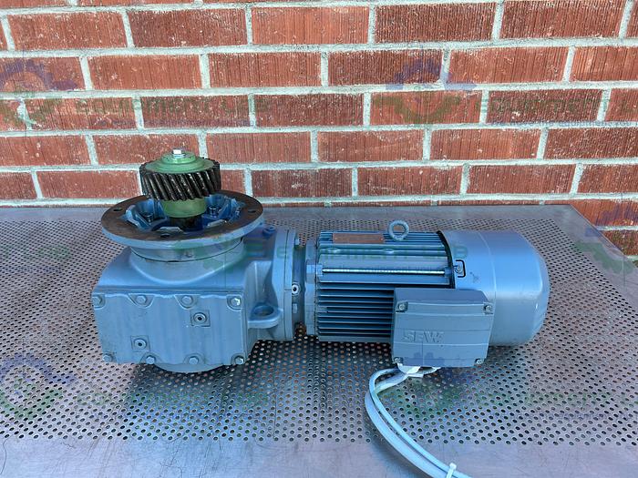 Used SEW EuroDrive  SAF77 DRE100LC4BE5/TF  Gear Motor 1455/154 r/min