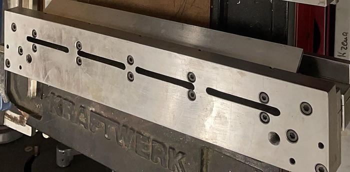 Gebraucht 1992 Kugler-Womako 340-2P variable Stanze