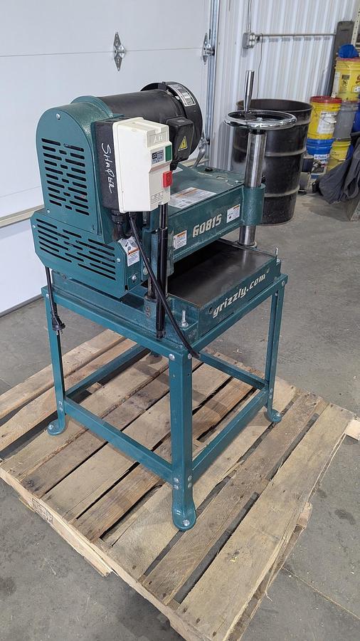 Used 2022 Grizzly G0815 15" 3 HP Heavy-Duty Planer With Stand