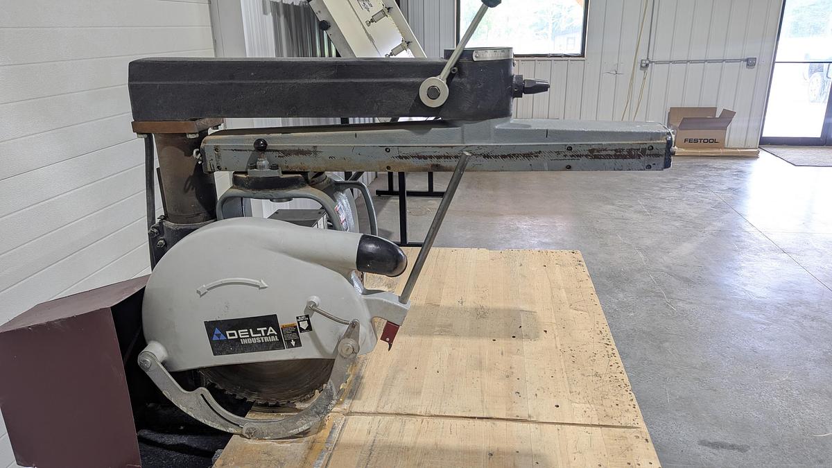 Used Delta 33-411 16'' Radial Arm Saw