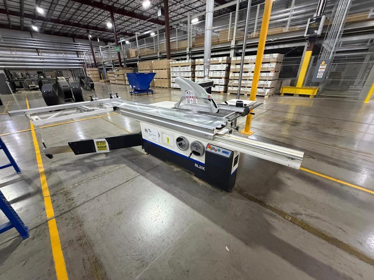 Used 2019 Ironwood SL200 3200 Sliding Table Saw