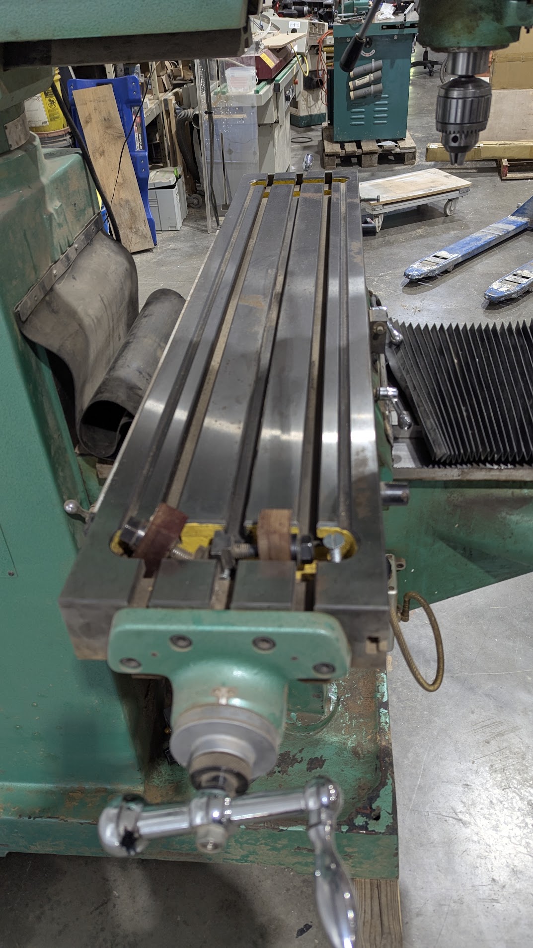 Used Grizzly G4029 VS Turret Head Milling Machine, 3 HP, 3-Phase