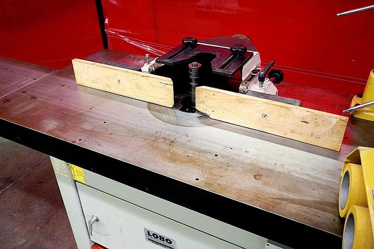 Used 1997 Lobo SP-910 Shaper with Powermatic PF-41 4-Roll Power Feeder