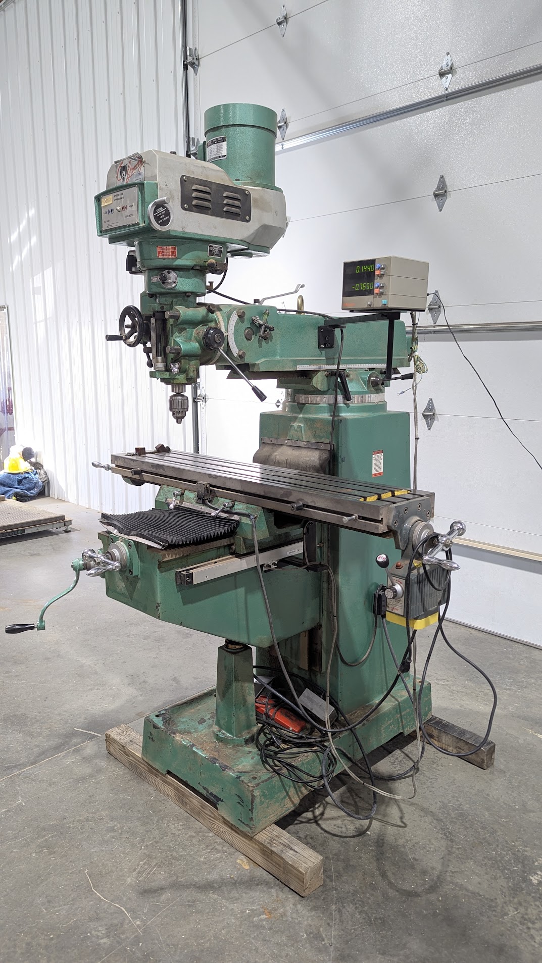 Used Grizzly G4029 VS Turret Head Milling Machine, 3 HP, 3-Phase