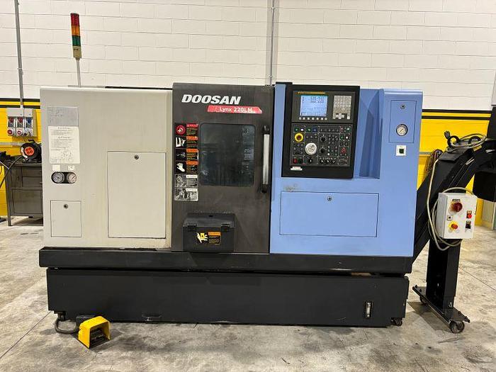 Usato TORNIO DOOSAN LYNX 220 LM ANNO 2008