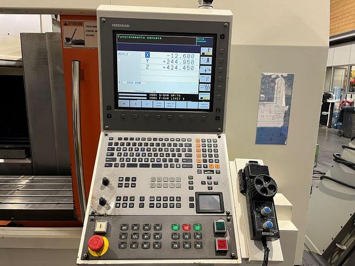 Usato CENTRO DI LAVORO VICTOR MOD. VCENTER - 205 CNC HEIDENHAIN 530 ANNO 2007