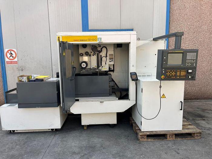 Usato ELETTROEROSIONE A FILO FANUC ROBOCUT ALPHA 0C CNC FANUC SERIES 16-W